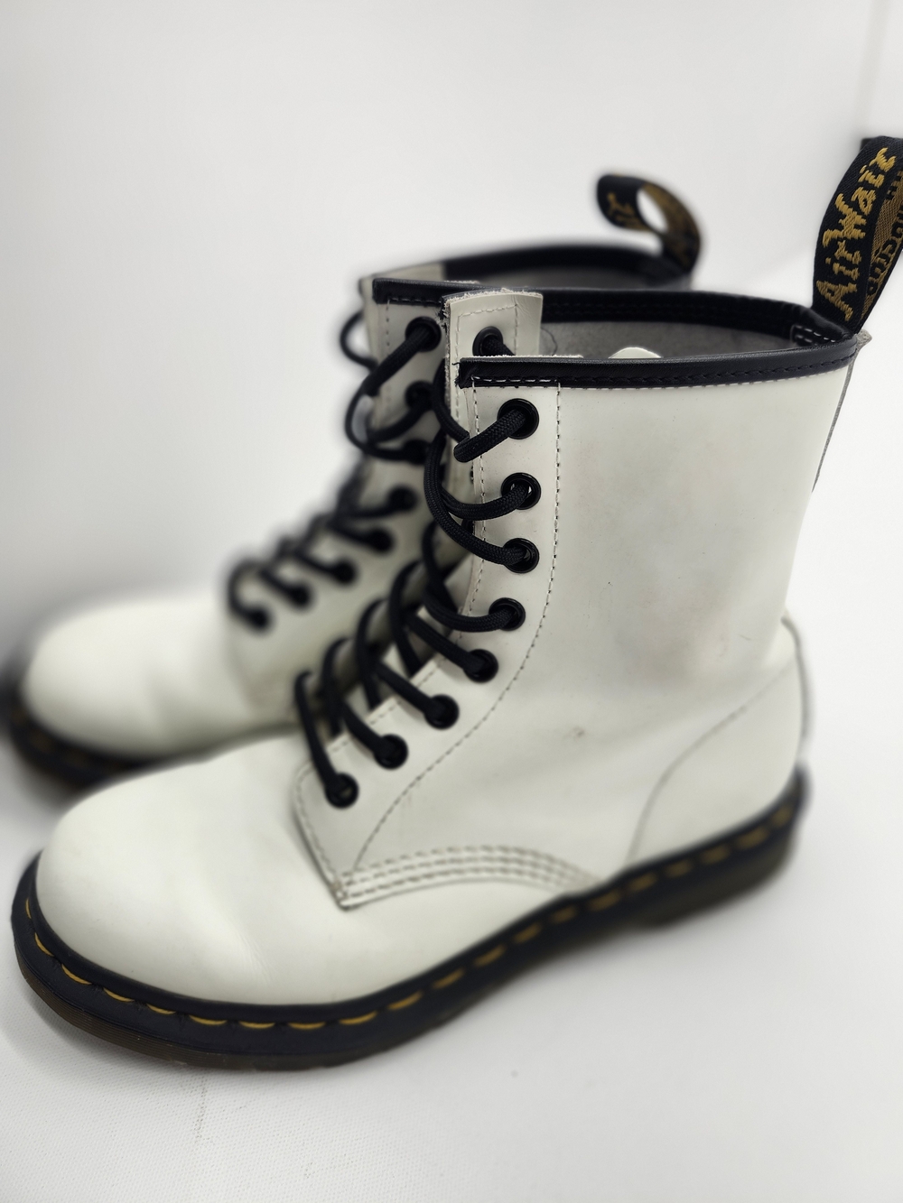 Dr. Martens 1460 White Smooth Leather 8 Eye Lace Up Boots Women's US 7 EU 38 EUC